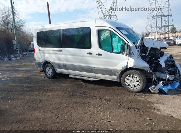 1FBAX2C80MKA31826 2021 FORD PASSENGER White Przód prawy