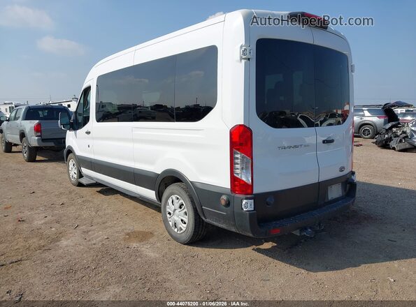 1FBAX2C82NKA32378 2022 FORD PASSENGER Белый Задняя левая четверть