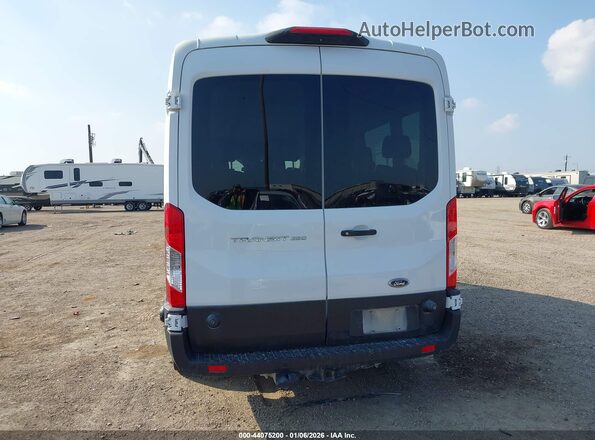 1FBAX2C82NKA32378 2022 FORD PASSENGER Белый 
