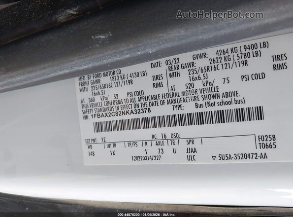 1FBAX2C82NKA32378 2022 FORD PASSENGER Белый Вид подкапотного пространства