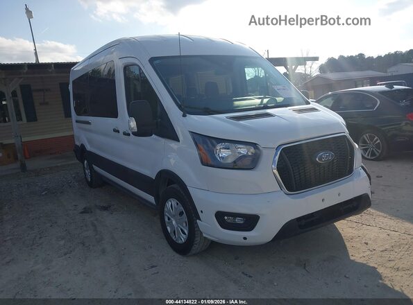 1FBAX2C83RKA42567 2024 FORD PASSENGER Белый Передняя правая четверть