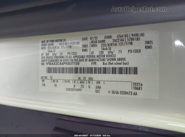 1FBAX2C84PKB37135 2023 FORD PASSENGER White Vista del compartimento del motor