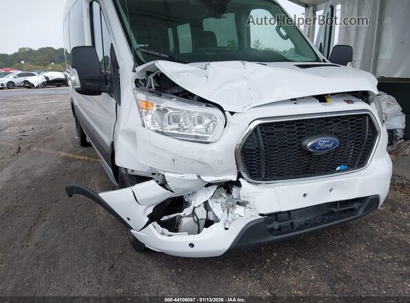 1FBAX2C84PKB37135 2023 FORD PASSENGER White Vista frontal