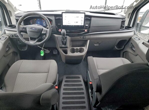 1FBAX2C89TKA20337 2026 FORD TRANSIT White Widok deski rozdzielczej