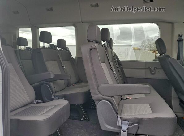 1FBAX2C89TKA20337 2026 FORD TRANSIT White Widok wnętrza z tyłu