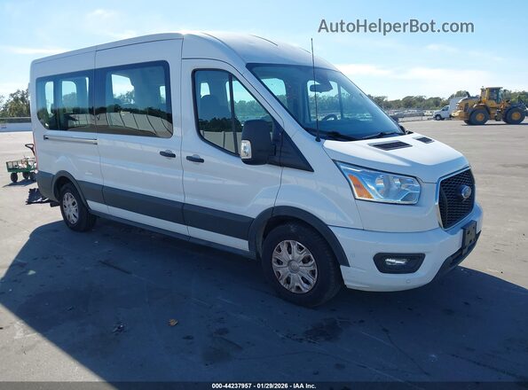 1FBAX2C8XMKA64672 2021 FORD PASSENGER Белый Передняя правая четверть