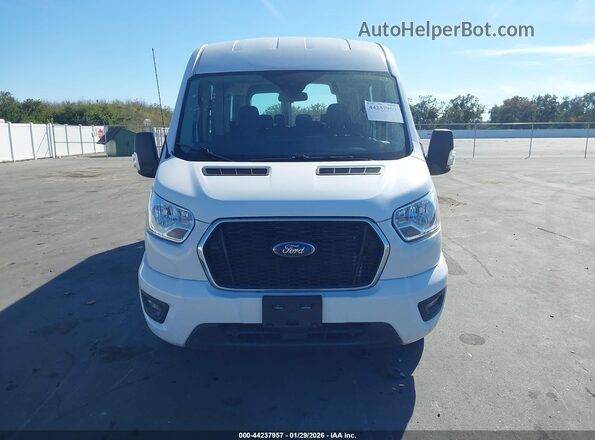 1FBAX2C8XMKA64672 2021 FORD PASSENGER Белый Вид щитка приборов