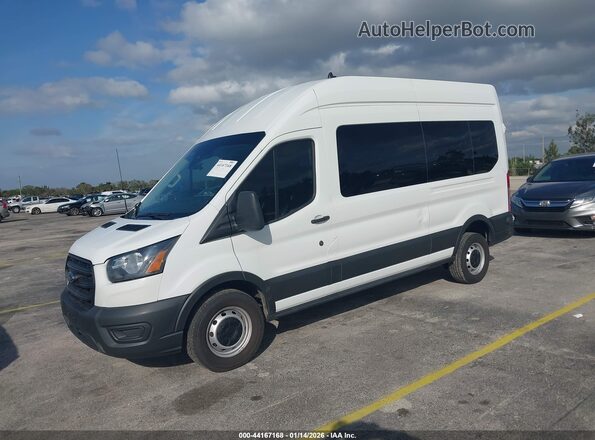 1FBAX2X8XLKB23891 2020 FORD PASSENGER Белый Передняя левая четверть