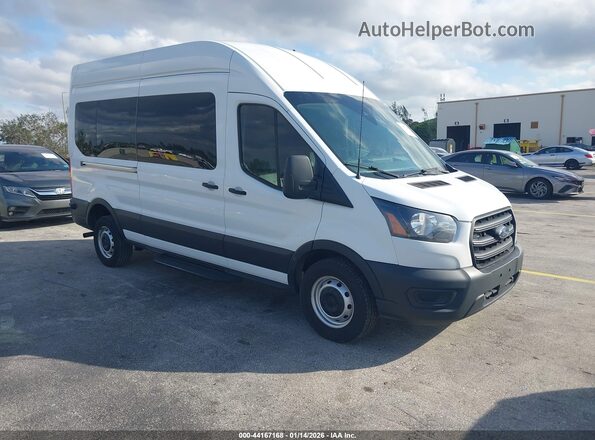 1FBAX2X8XLKB23891 2020 FORD PASSENGER Белый Передняя правая четверть