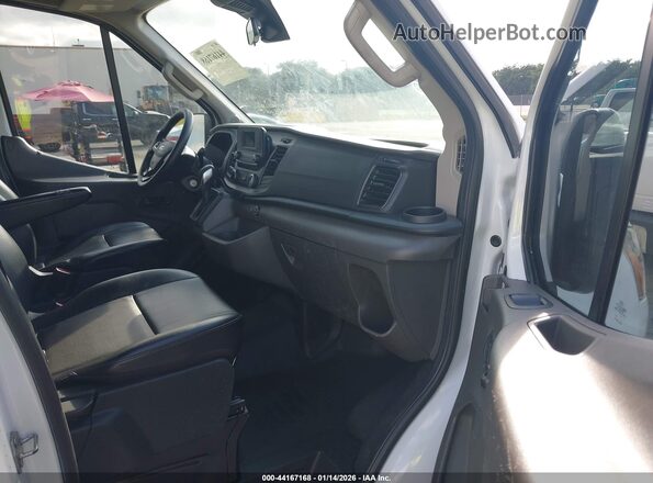 1FBAX2X8XLKB23891 2020 FORD PASSENGER Белый Вид салона спереди