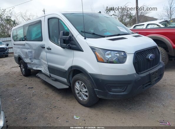 1FBAX2Y81RKB45396 2024 FORD PASSENGER White Delantero derecho