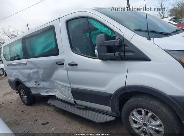 1FBAX2Y81RKB45396 2024 FORD PASSENGER White Vista interior trasera