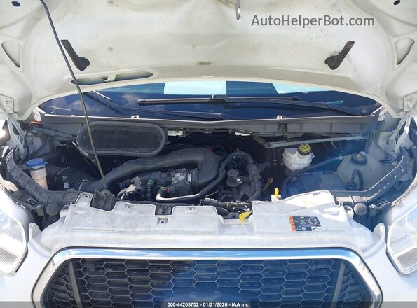 1FBAX2Y84NKA04462 2022 FORD PASSENGER Белый Вид сзади