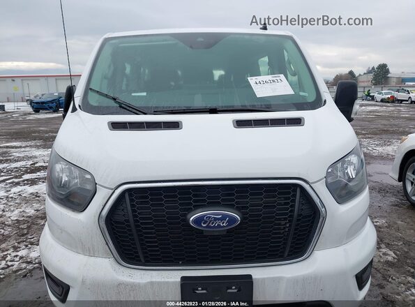 1FBAX2Y85RKA74025 2024 FORD PASSENGER Белый Вид спереди