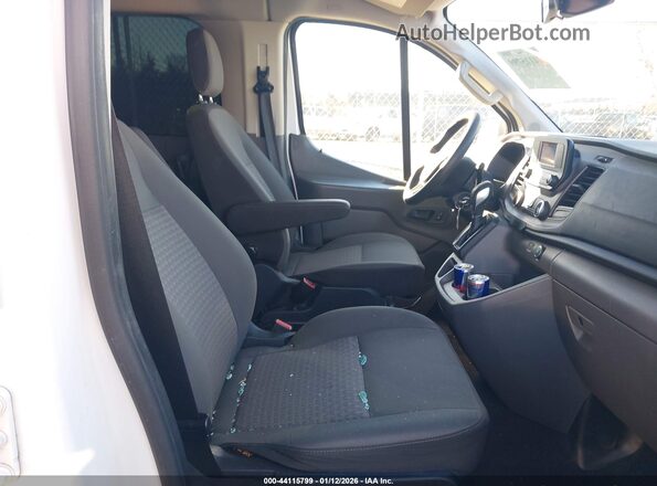 1FBAX2Y86LKA23446 2020 FORD PASSENGER White წინა სალონის ხედი