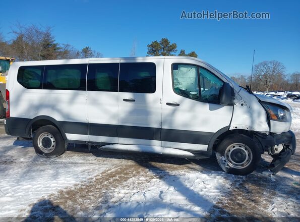1FBAX2Y88PKA21154 2023 FORD PASSENGER White Вид задньої частини салону