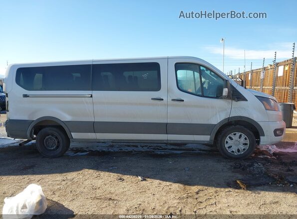 1FBAX2YG0PKA91206 2023 FORD PASSENGER White Սալոնի 360 աստիճան տեսք