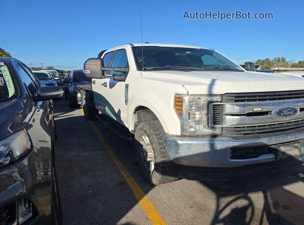 1FD7W2B65JEB24159 2018 FORD F-250  Вид салона спереди