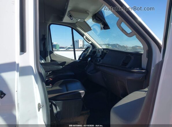 1FDZK1C85LKA79243 2020 FORD PASSENGER Белый Вид салона спереди