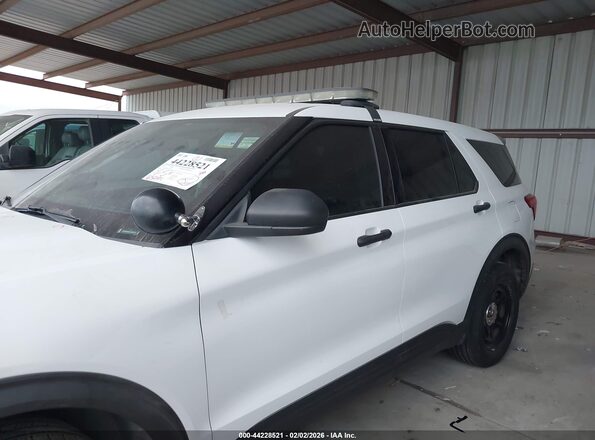 1FM5K8AB2LGD08213 2020 FORD POLICE INTERCEPTOR Белый Вид задней части салона