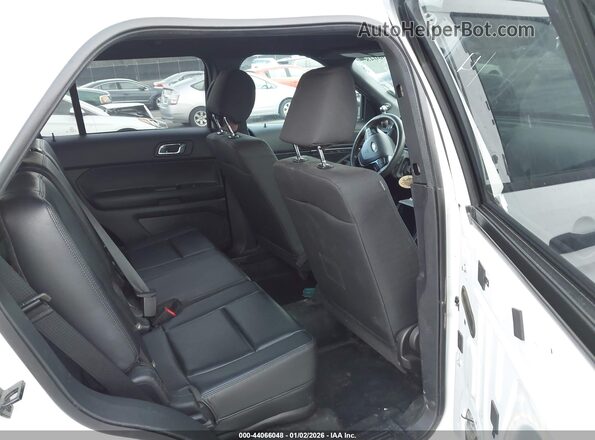 1FM5K8AR0JGC75948 2018 FORD POLICE INTERCEPTOR White Вид наклейки з VIN-кодом