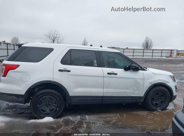1FM5K8AR9GGC73639 2016 FORD UTILITY POLICE INTERCEPTOR White Widok wnętrza z tyłu