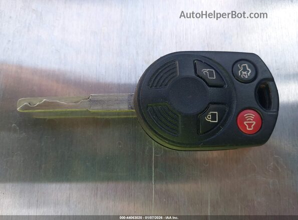 1FMCU0GD1HUB42688 2017 FORD ESCAPE Белый Вид панели приборов