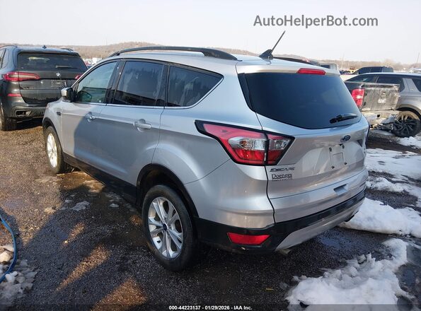 1FMCU0GD4JUA82685 2018 FORD ESCAPE Серебряный Задняя левая четверть