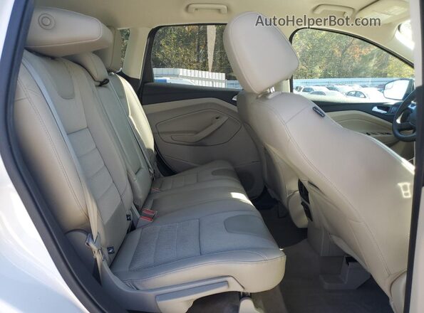 1FMCU0GX5GUB52276 2016 FORD ESCAPE White Widok tylnych siedzeń