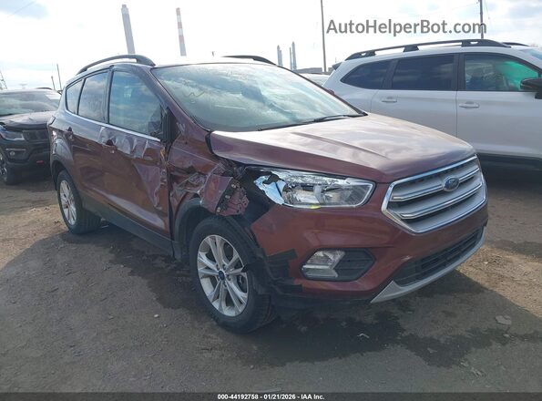 1FMCU9GD0JUC75467 2018 FORD ESCAPE Бордовый Вид спереди