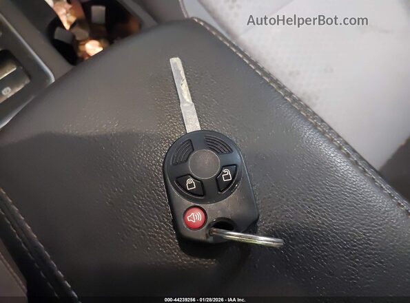 1FMCU9GD7JUB63975 2018 FORD ESCAPE Белый Вид панели приборов