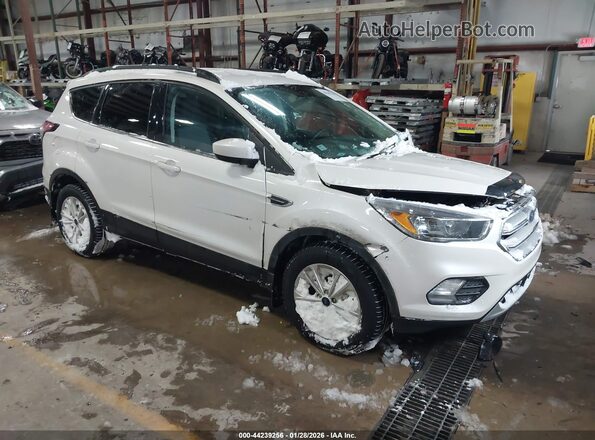1FMCU9GD7JUB63975 2018 FORD ESCAPE Белый Передняя правая четверть
