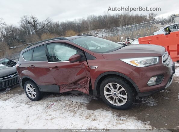 1FMCU9HD2JUC66381 2018 FORD ESCAPE Темно-бордовый Вид задней части салона