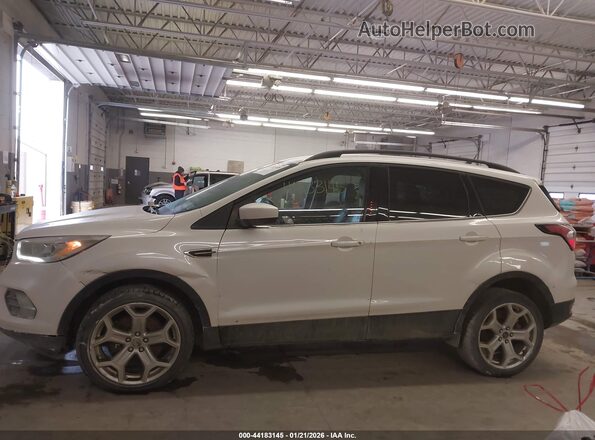 1FMCU9HD7JUD12903 2018 FORD ESCAPE Белый 
