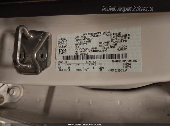 1FMCU9J94HUA33585 2017 FORD ESCAPE Белый Вид подкапотного пространства