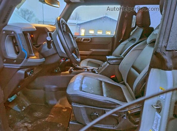 1FMDE5BH2PLB88219 2023 FORD BRONCO Серый Вид салона спереди