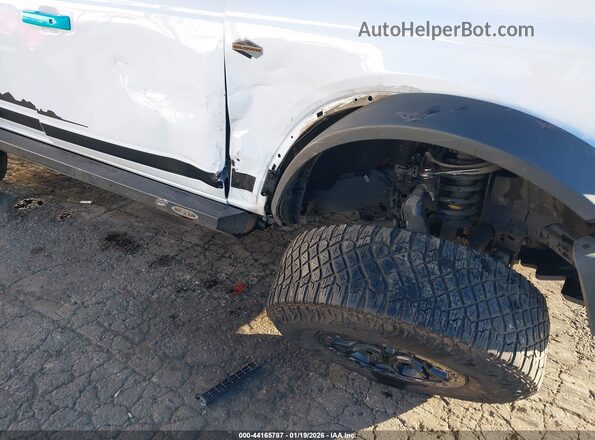 1FMEE5DP7NLB85984 2022 FORD BRONCO Белый Вид спереди