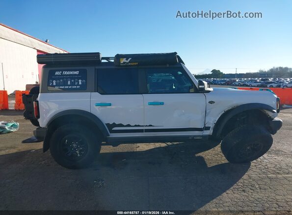1FMEE5DP7NLB85984 2022 FORD BRONCO Белый Вид задней части салона