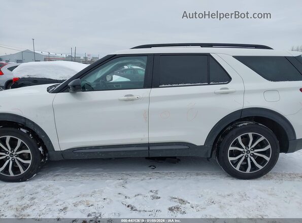 1FMSK8DH3NGA08119 2022 FORD FORD EXPLORER White Սալոնի 360 աստիճան տեսք