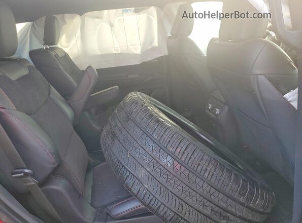 1FMWK8GC4TGA34212 2026 FORD FORD EXPLORER Красный Вид задней части салона
