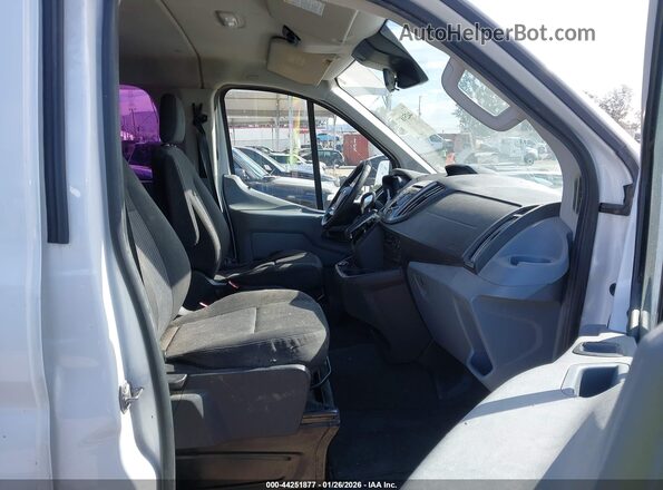 1FMZK1YM3JKA10697 2018 FORD TRANSIT-150 White Вид салону спереду