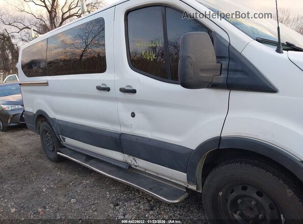 1FMZK1YM7HKA55796 2017 FORD TRANSIT-150 White Front view