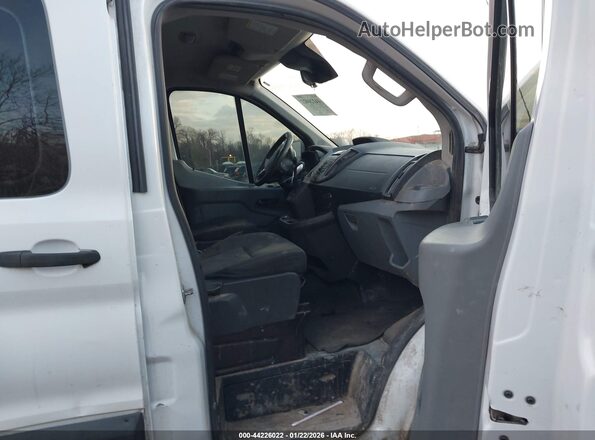 1FMZK1YM7HKA55796 2017 FORD TRANSIT-150 White Front interior view