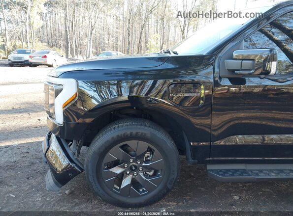 1FT6W1EV8PWG33372 2023 FORD F-150 LIGHTNING Черный 