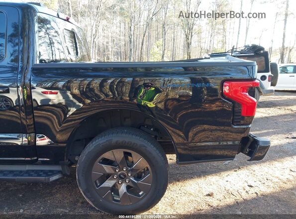 1FT6W1EV8PWG33372 2023 FORD F-150 LIGHTNING Черный 