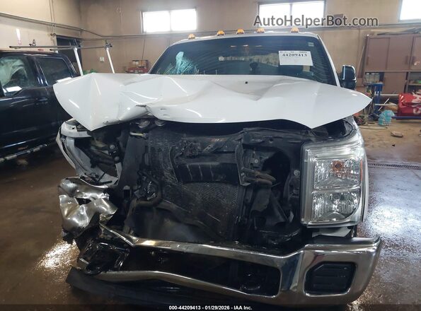 1FT7W2A62GEB83183 2016 FORD F-250 Белый Вид задней части салона