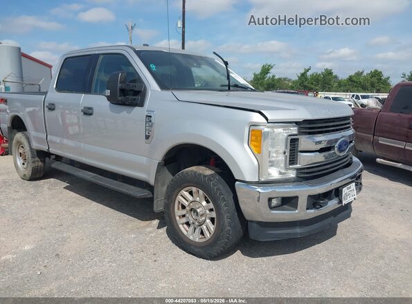 1FT7W2B63HEF02655 2017 FORD F-250 Серебряный Передняя правая четверть