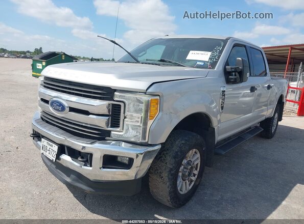 1FT7W2B63HEF02655 2017 FORD F-250 Серебряный Передняя левая четверть