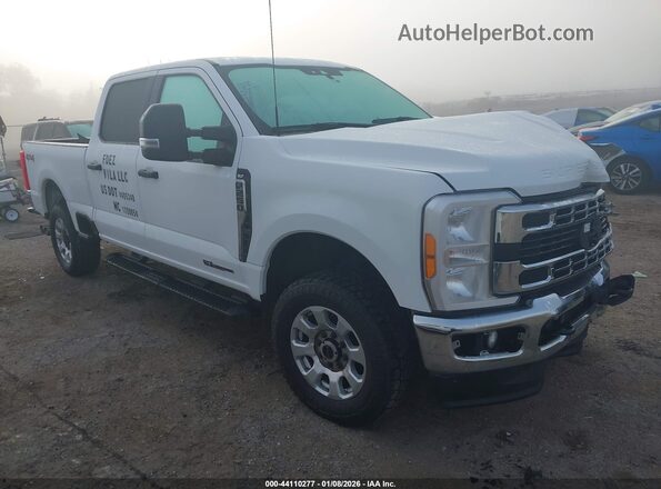 1FT7W2BT0PEC13530 2023 FORD F-250 White Przód prawy