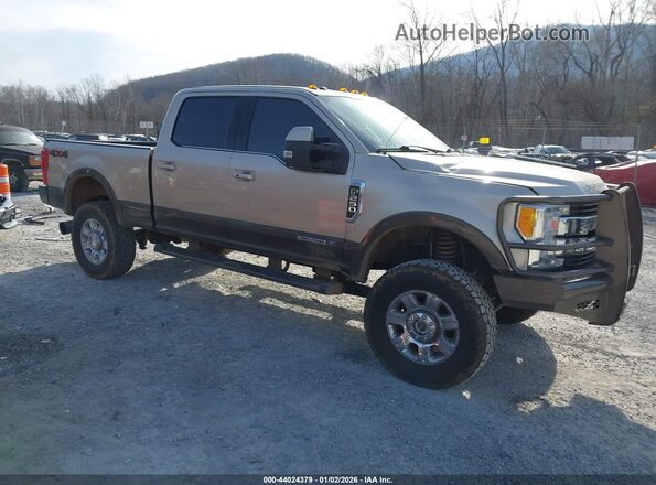 1FT7W2BT7HEE17517 2017 FORD F-250 Золотой Передняя правая четверть